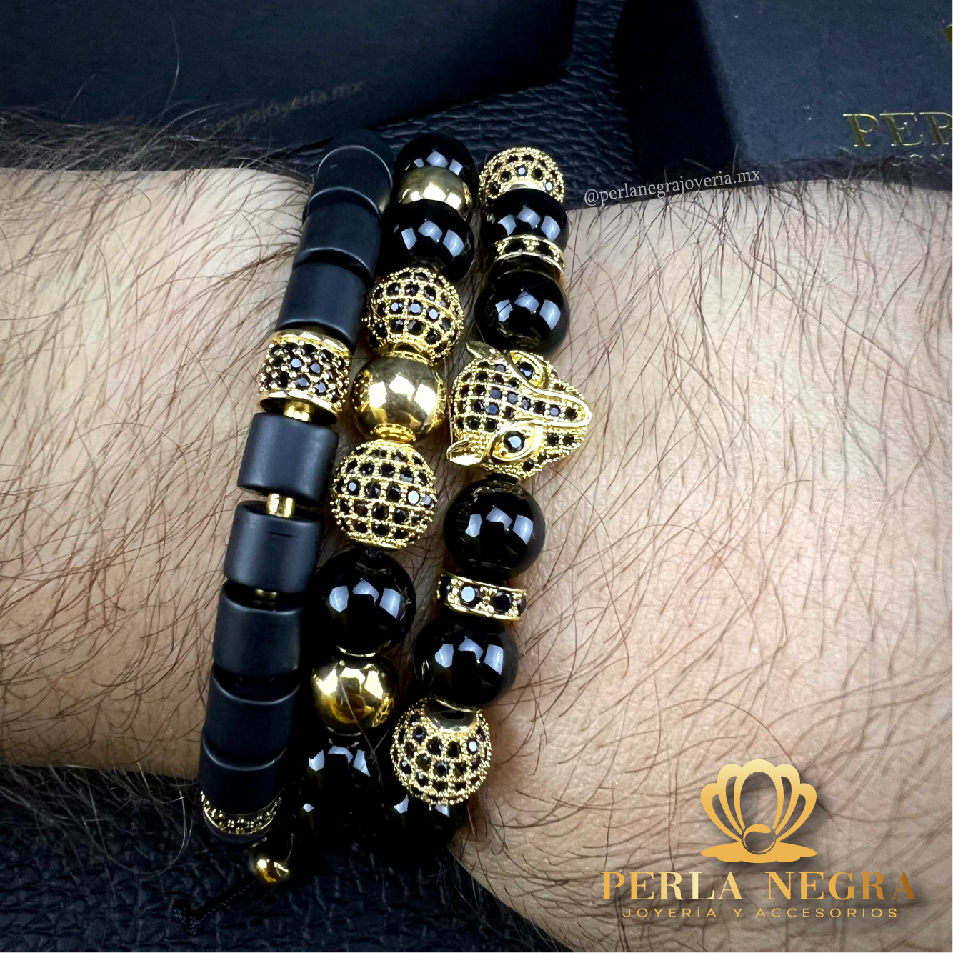 Yellow Gold Jaguar, Black Onyx & Black Onix Bracelet